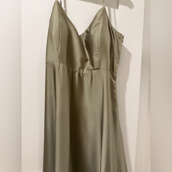 Elegant Olive Green Maxi Dress - Picture 5 of 6